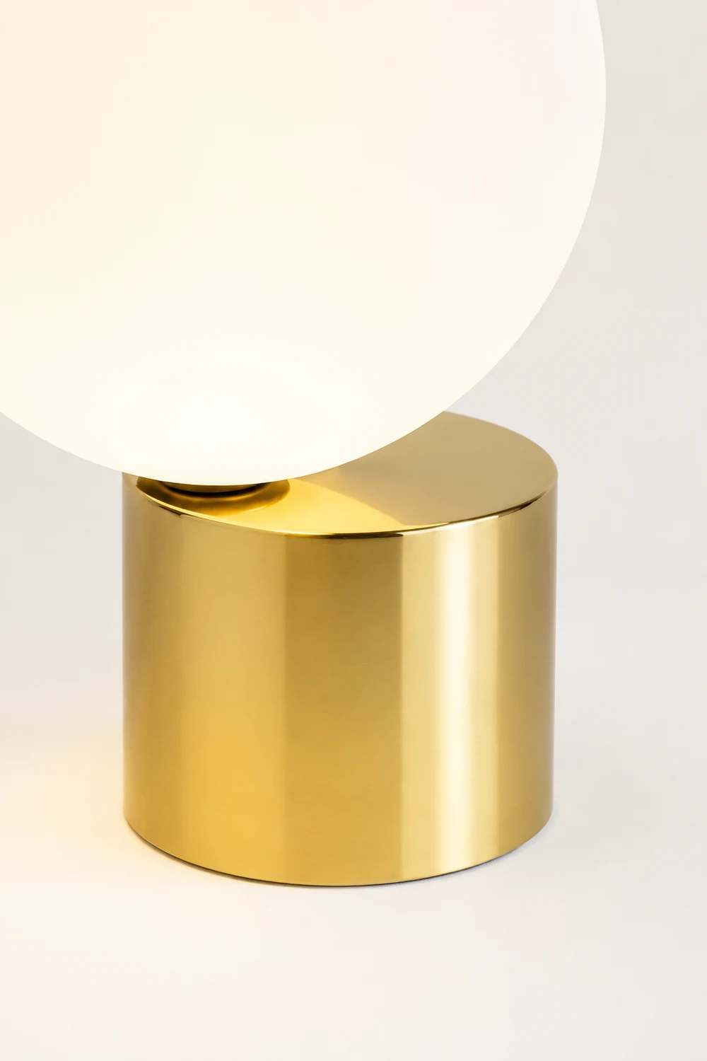 Tip of The Tongue Table Lamp - Lumpaz
