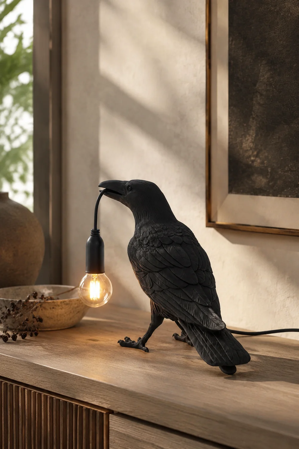 Raven Resin Table Lamp - Lumpaz