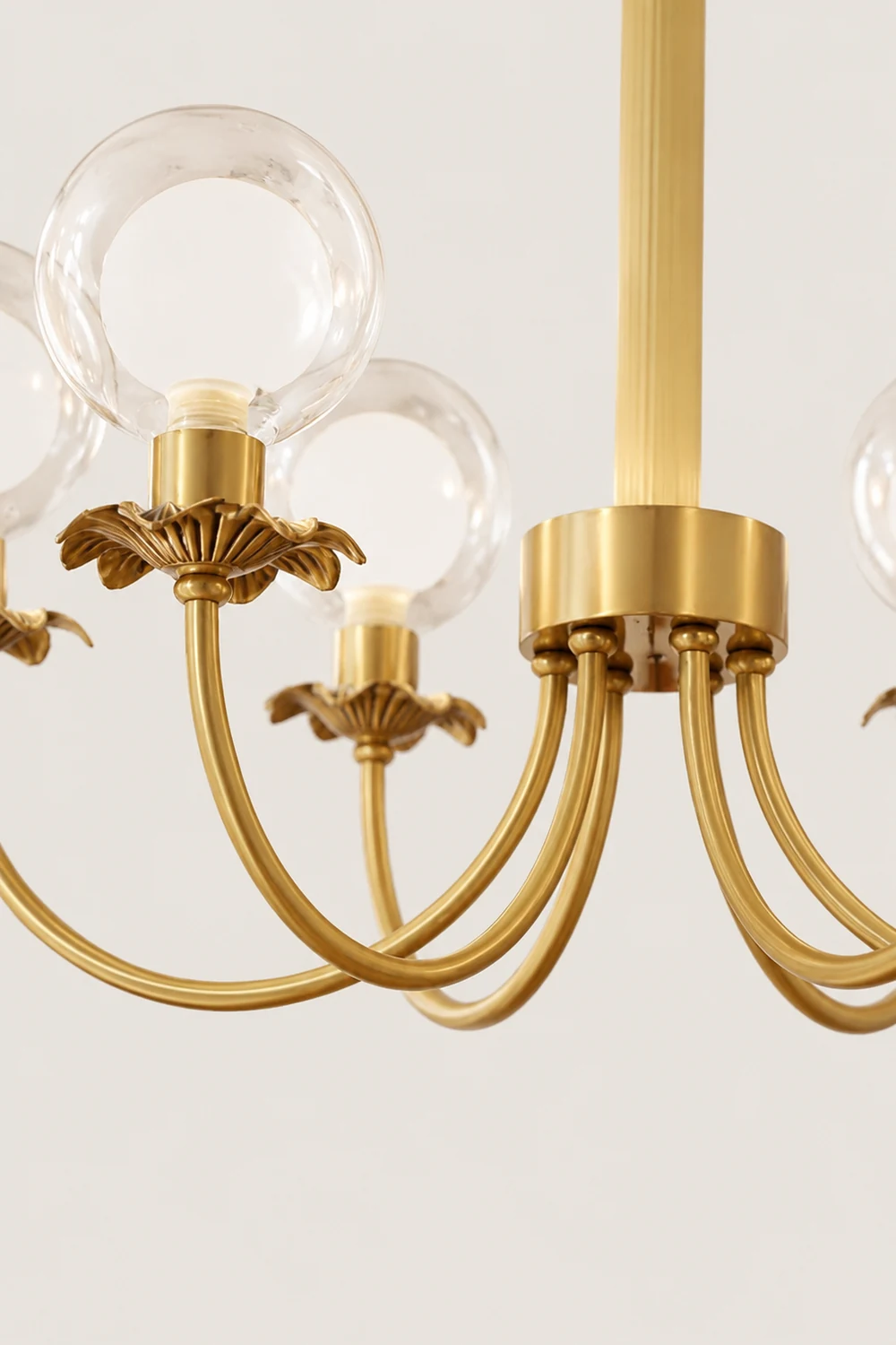 Aureate Radiance Glass Chandelier - Lumpaz
