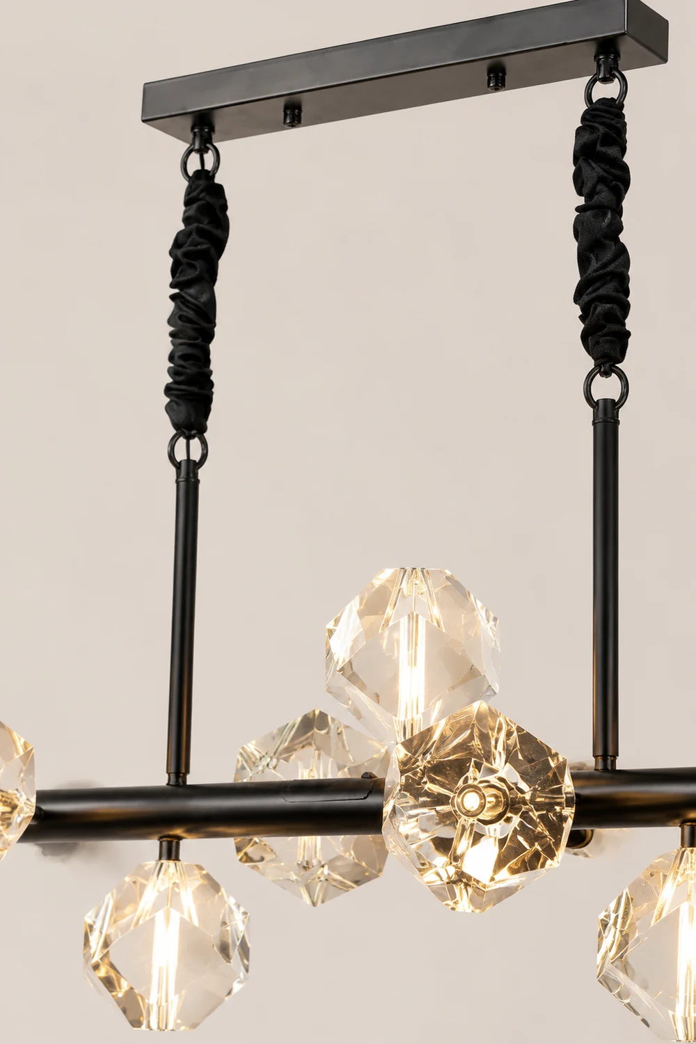 Takku Crystal Chandelier - Lumpaz