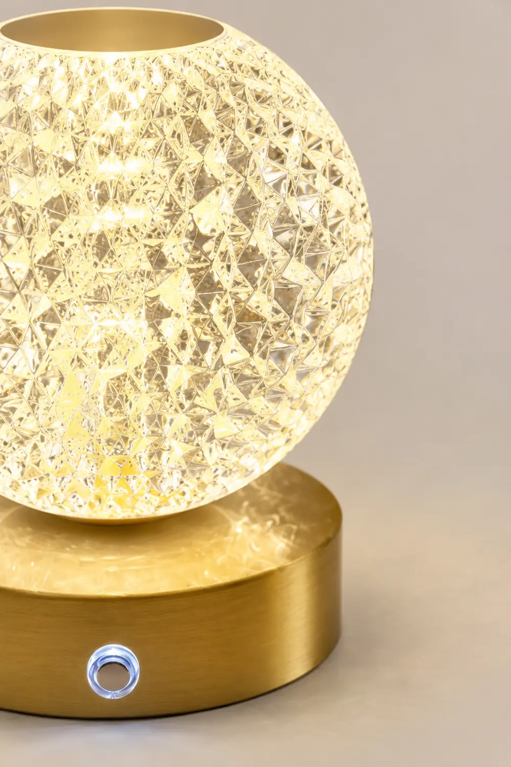 Jarin Diamond Built-in Battery Table Lamp - Lumpaz