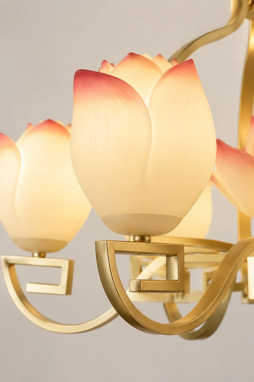 Lotus Bloom Chandelier - Lumpaz