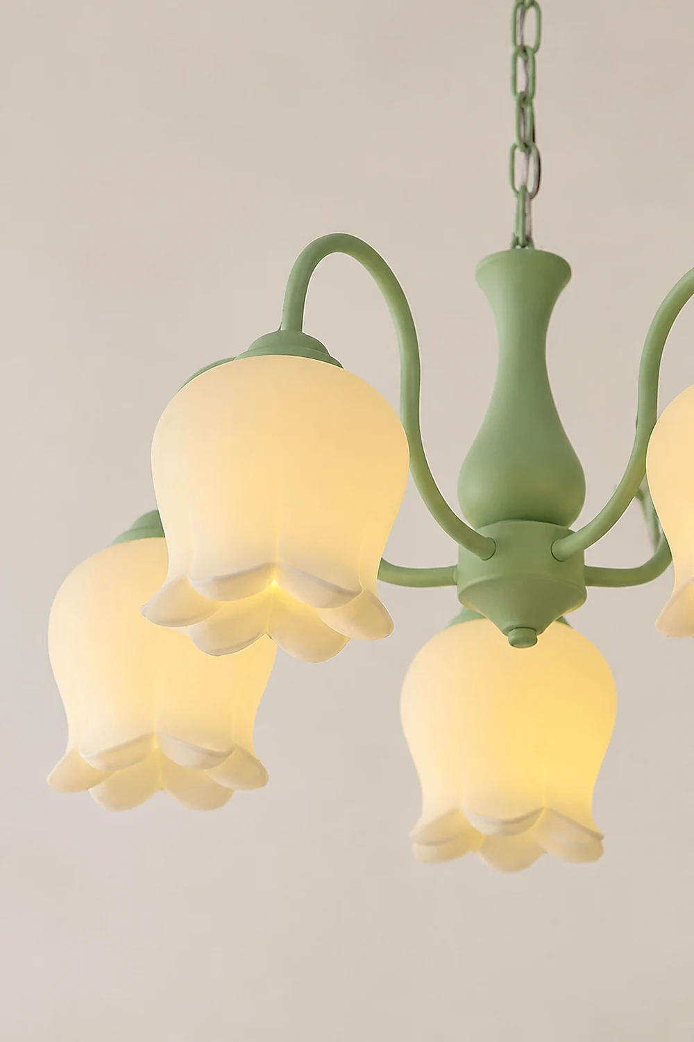 Elegant Lilium Chandelier - Lumpaz