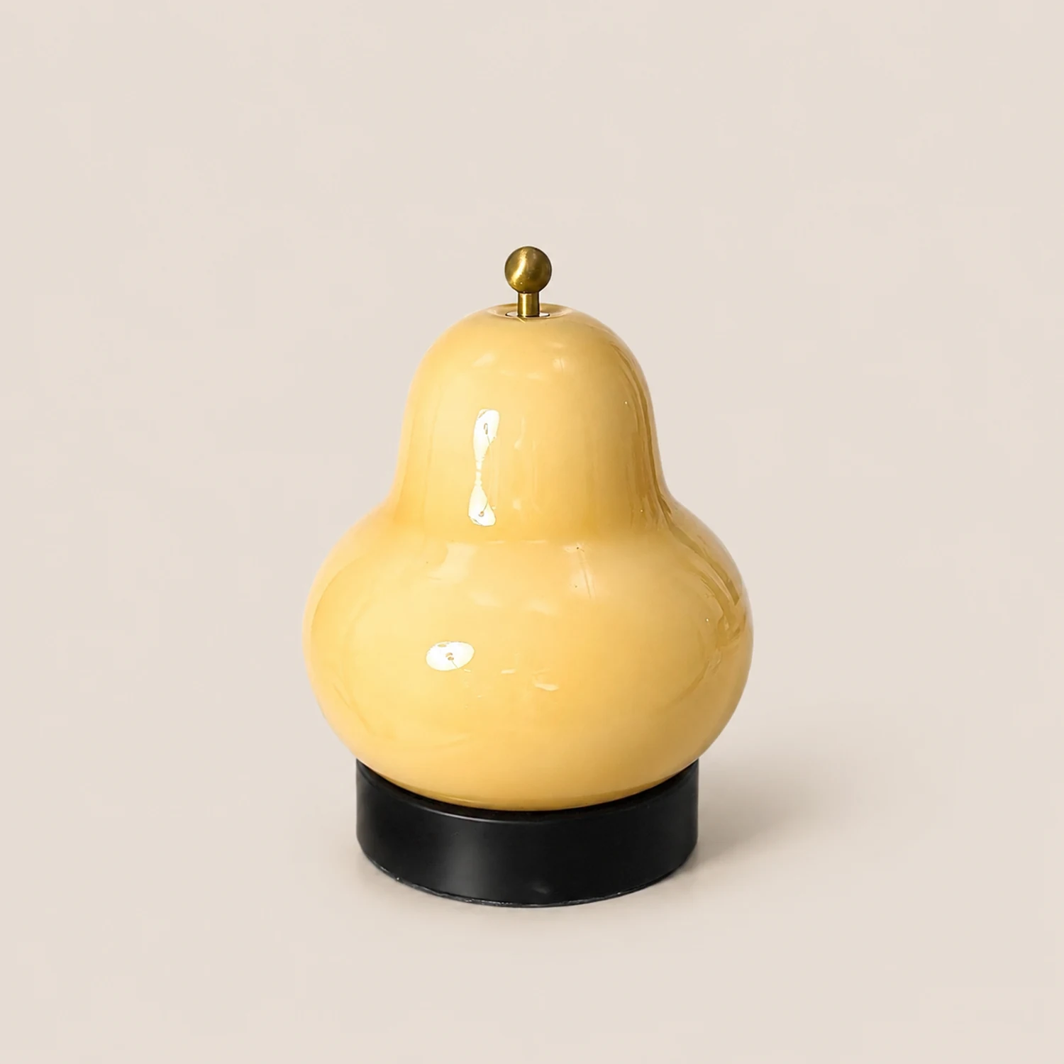 Pear Built-in Battery Table Lamp - Lumpaz