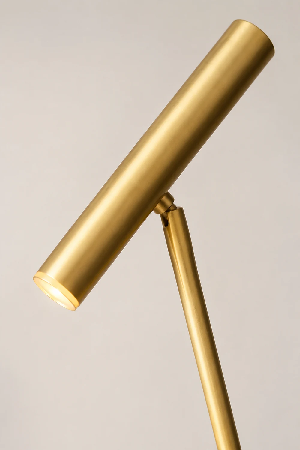 Tom LED Floor Lamp - Lumpaz