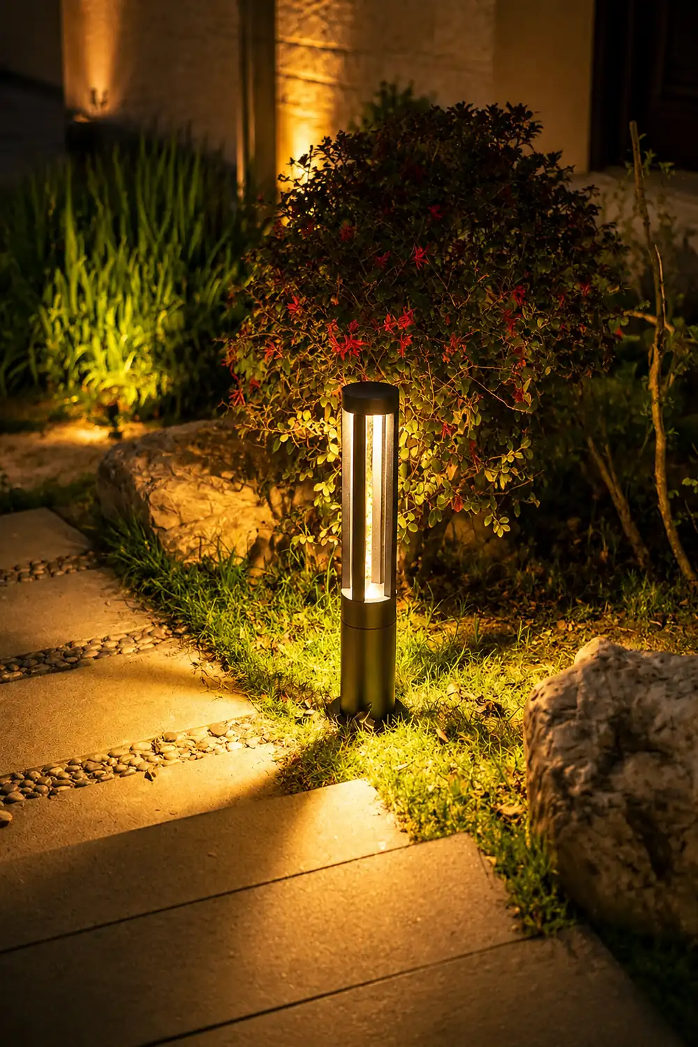 Black Cylindrical Garden Outdoor Light with Solar Panel - Lumpaz