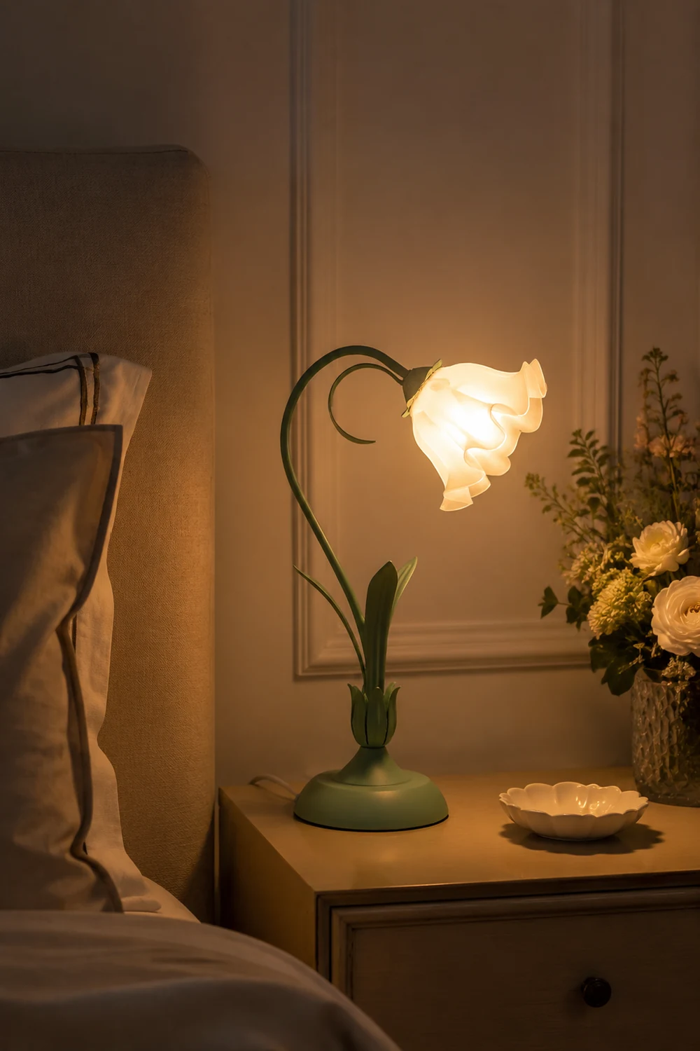Lily of the Valley Table Lamp - Lumpaz