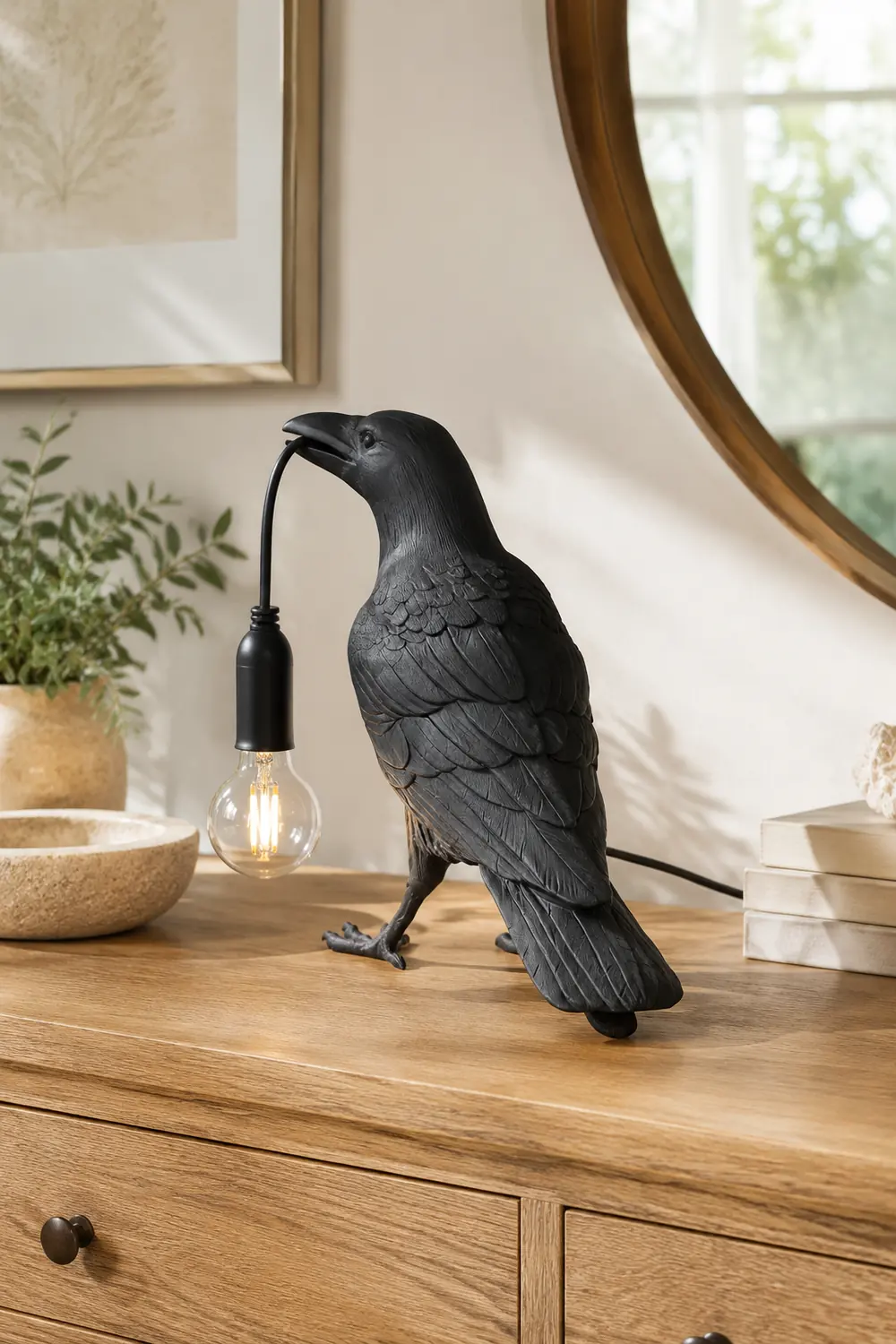 Raven Resin Table Lamp - Lumpaz