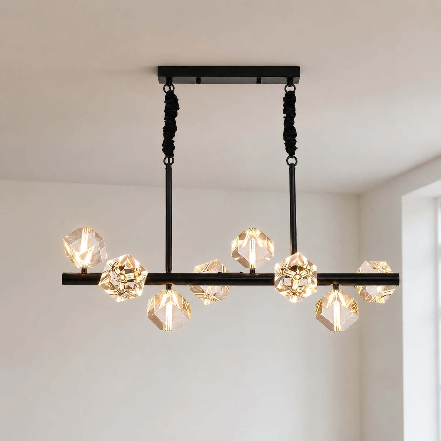 Takku Crystal Chandelier - Lumpaz