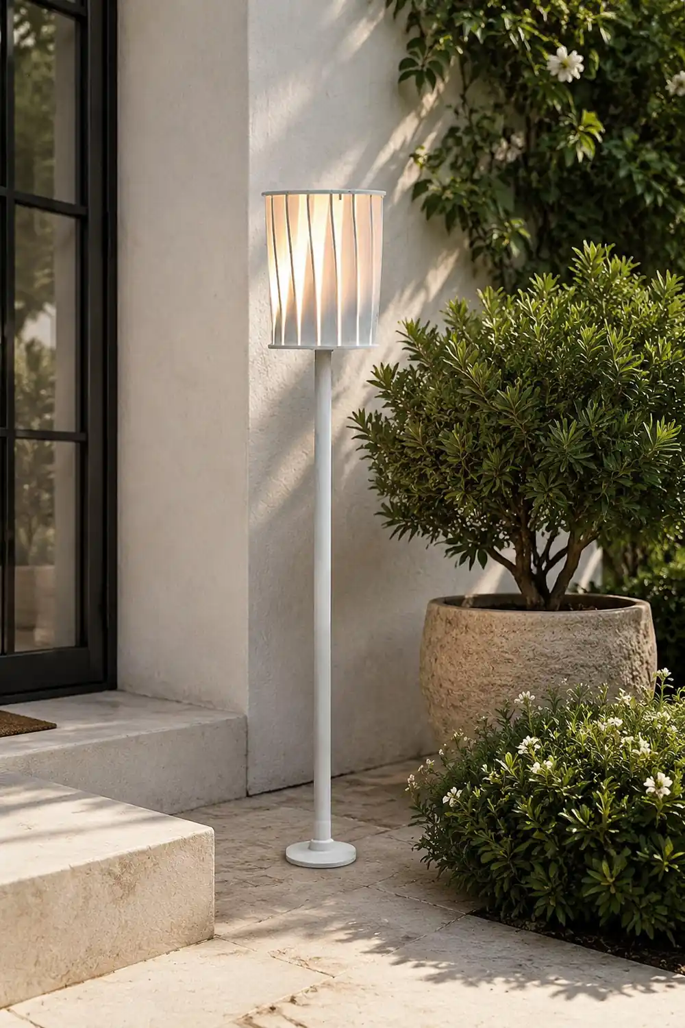 White Column Garden Light - Lumpaz