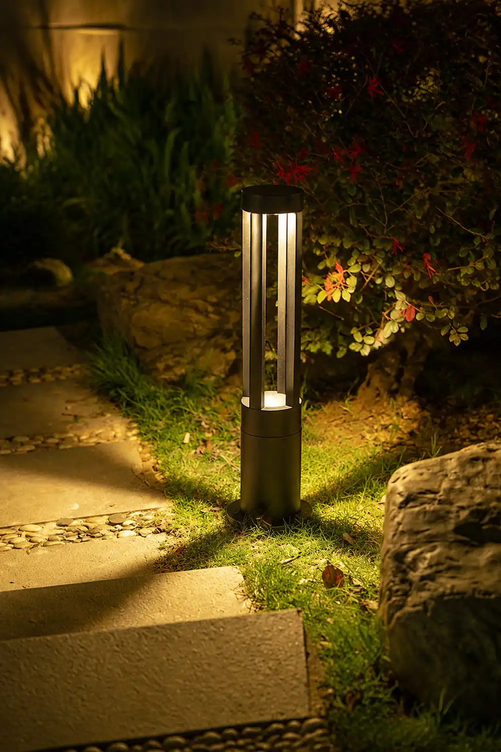 Black Cylindrical Garden Outdoor Light - Lumpaz