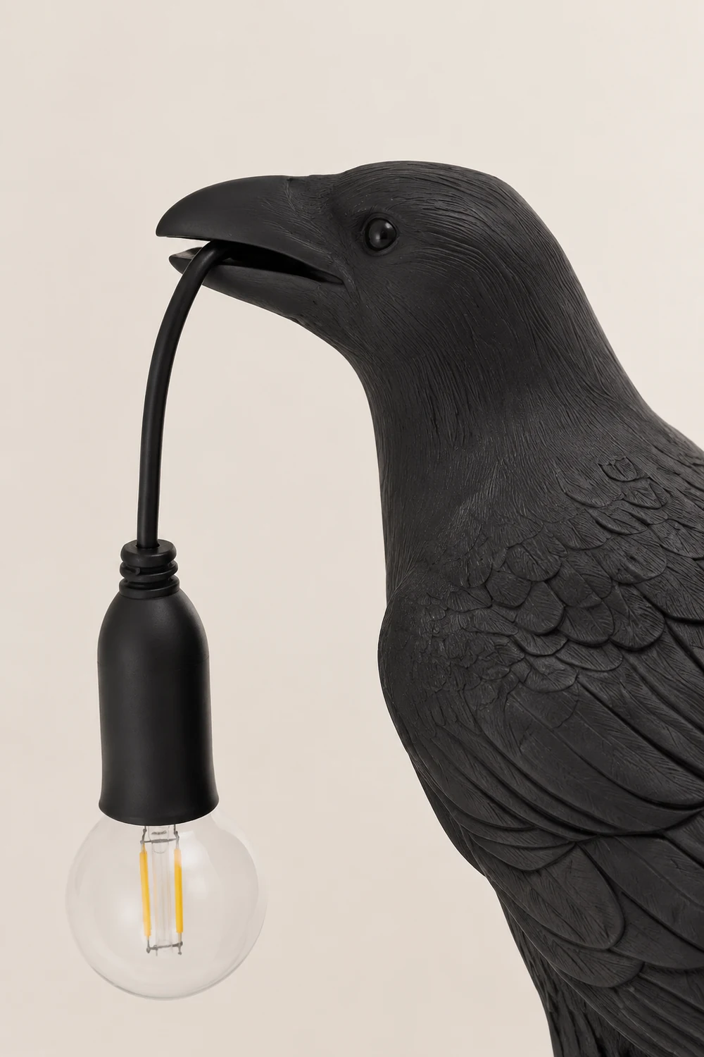 Raven Resin Table Lamp - Lumpaz