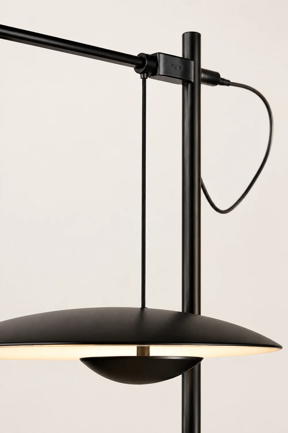 Innovative Directional Floor Lamp - Lumpaz