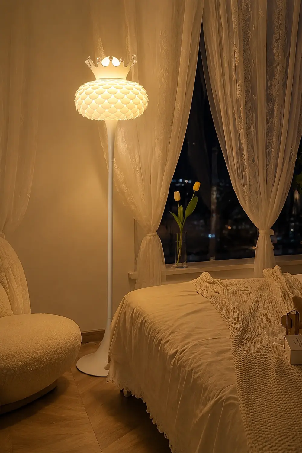 Aluvia Crown Floor Lamp - Lumpaz