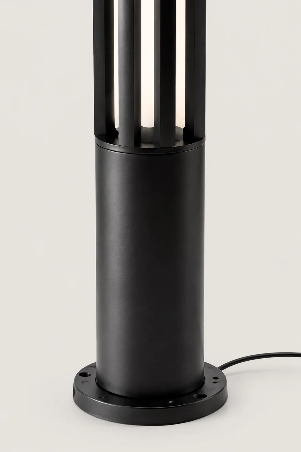Black Cylindrical Garden Outdoor Light - Lumpaz