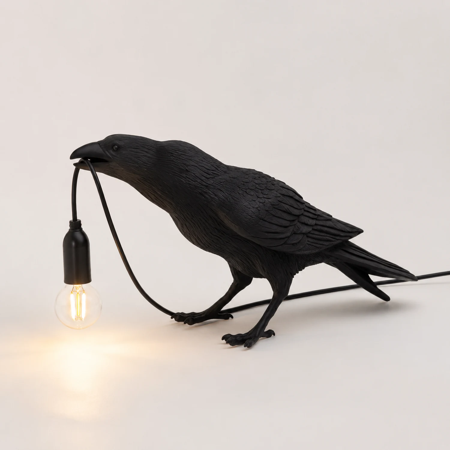 Raven Resin Table Lamp - Lumpaz