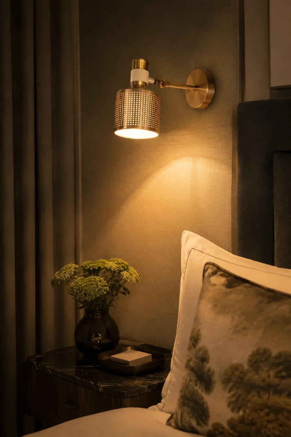 Riddle Wall Light - Lumpaz