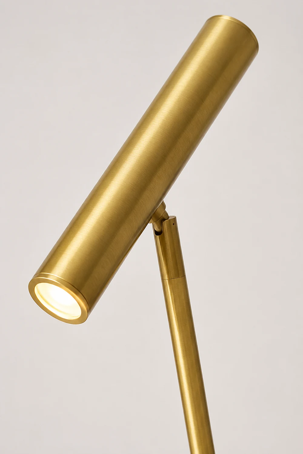 Tom LED Floor Lamp - Lumpaz