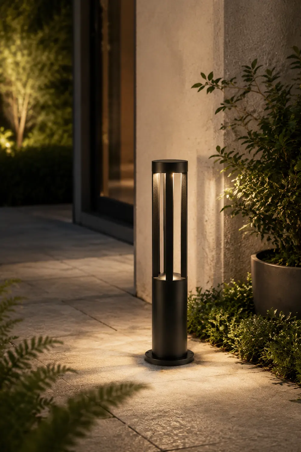 Black Cylindrical Garden Outdoor Light - Lumpaz