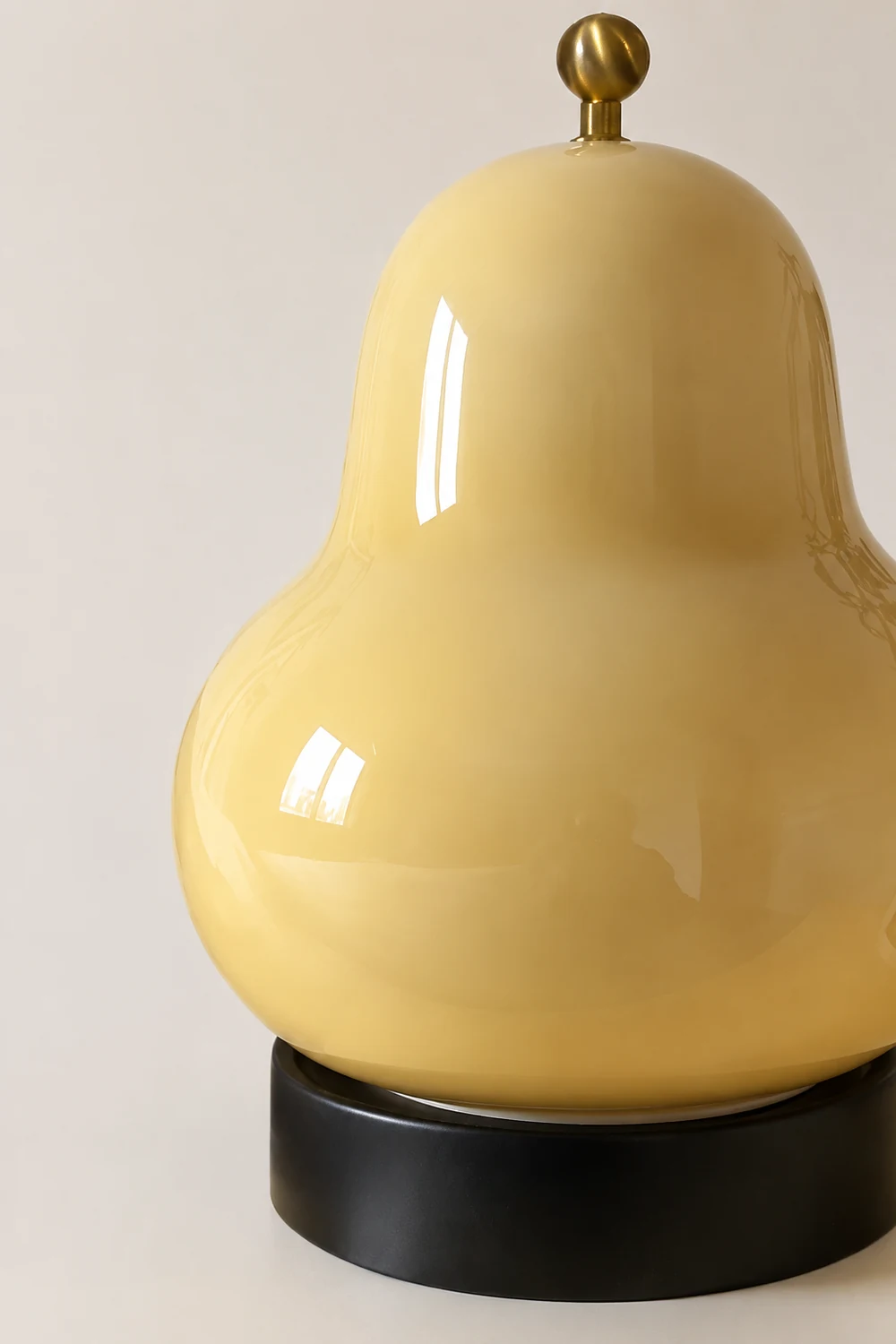 Pear Built-in Battery Table Lamp - Lumpaz