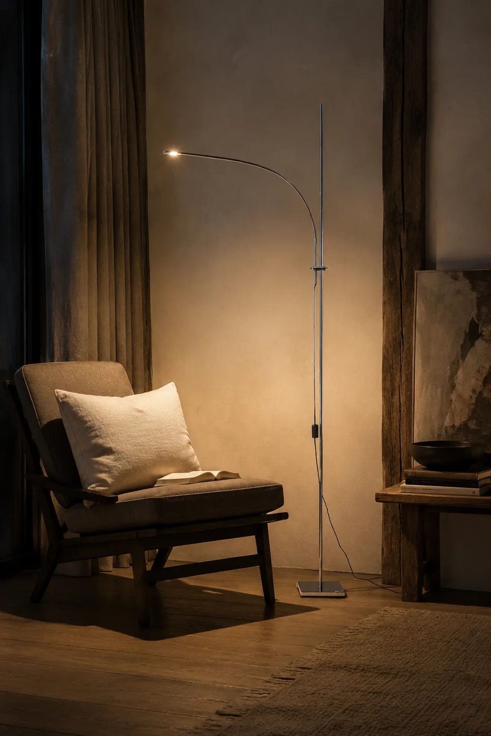 Metal Body Graceful Floor Lamp - Lumpaz