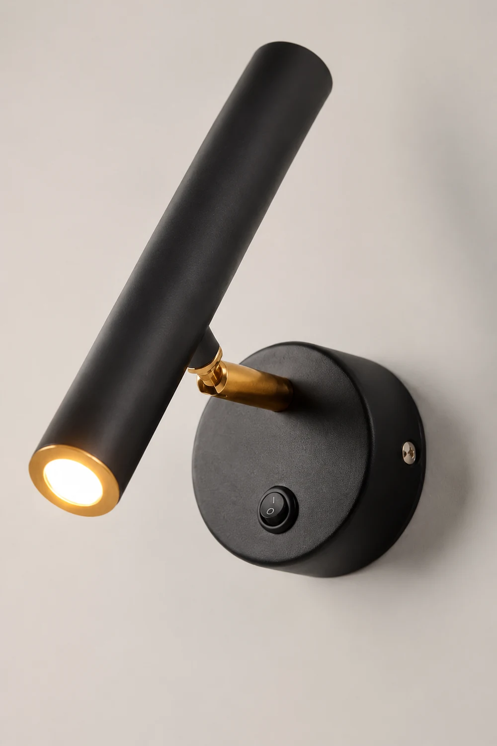Slender Adjustable Wall Lamp - Lumpaz