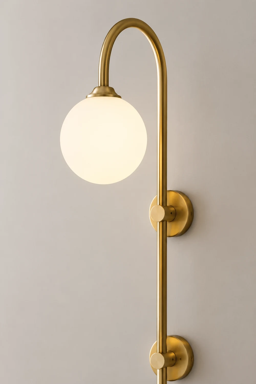 Globe Brass Wall Sconce - Lumpaz