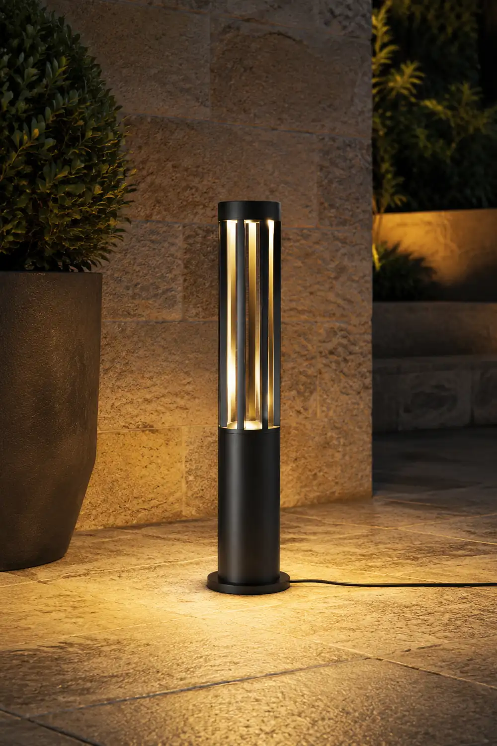 Black Cylindrical Garden Outdoor Light - Lumpaz