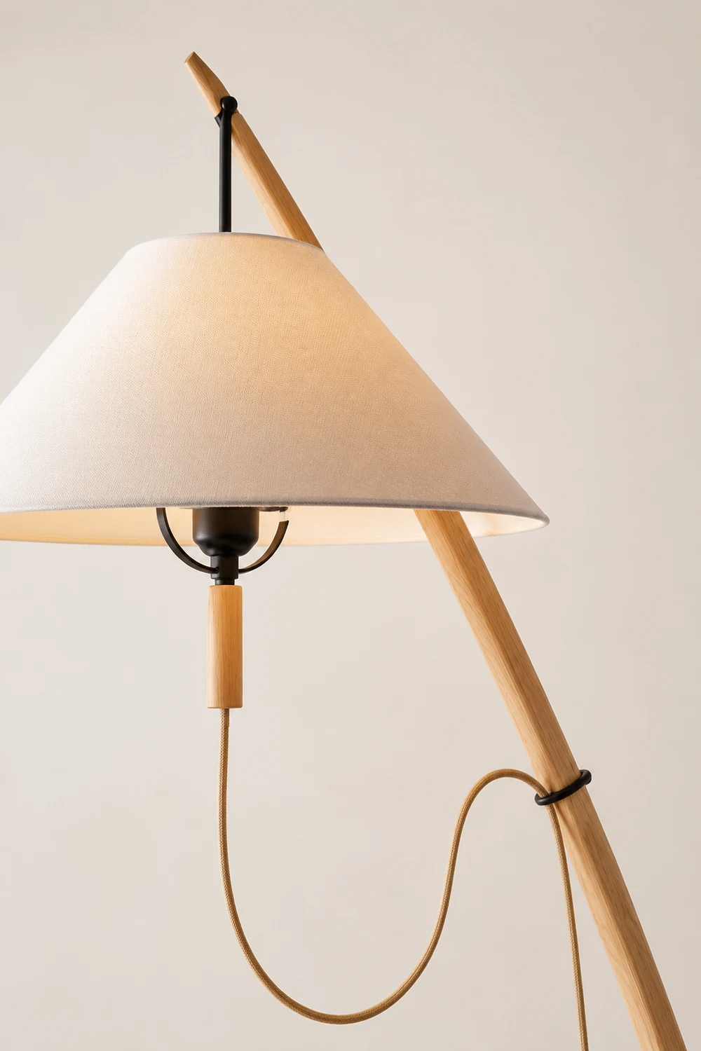Dornstab Floor Lamp - Lumpaz