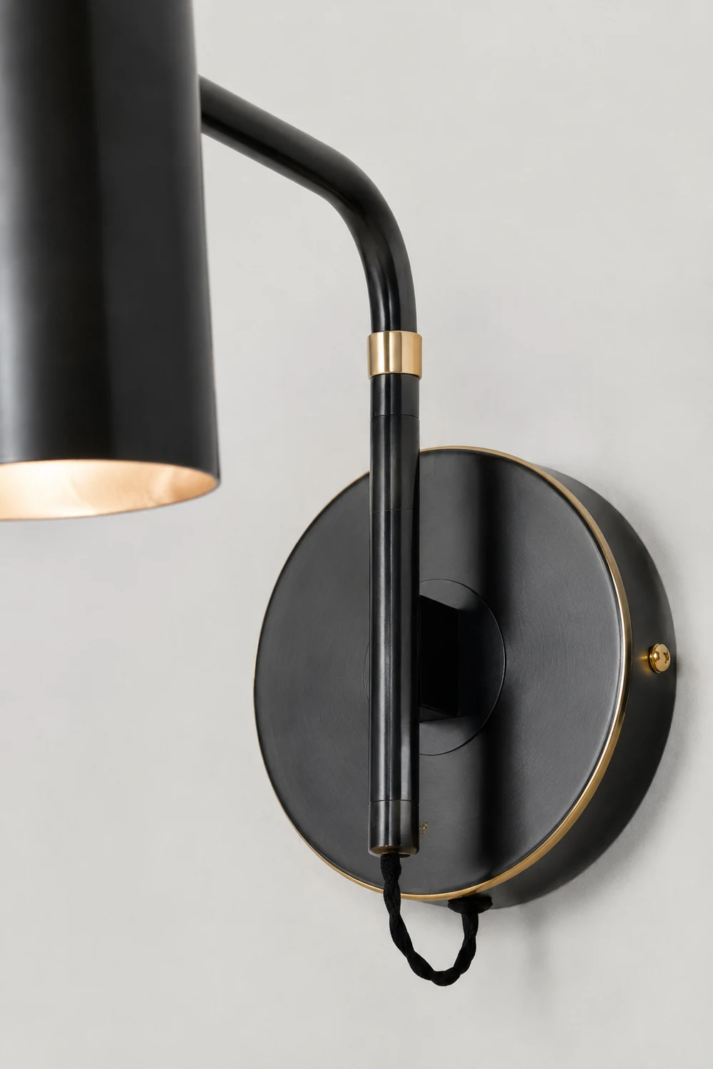 Envoy Swing Sconce - Lumpaz
