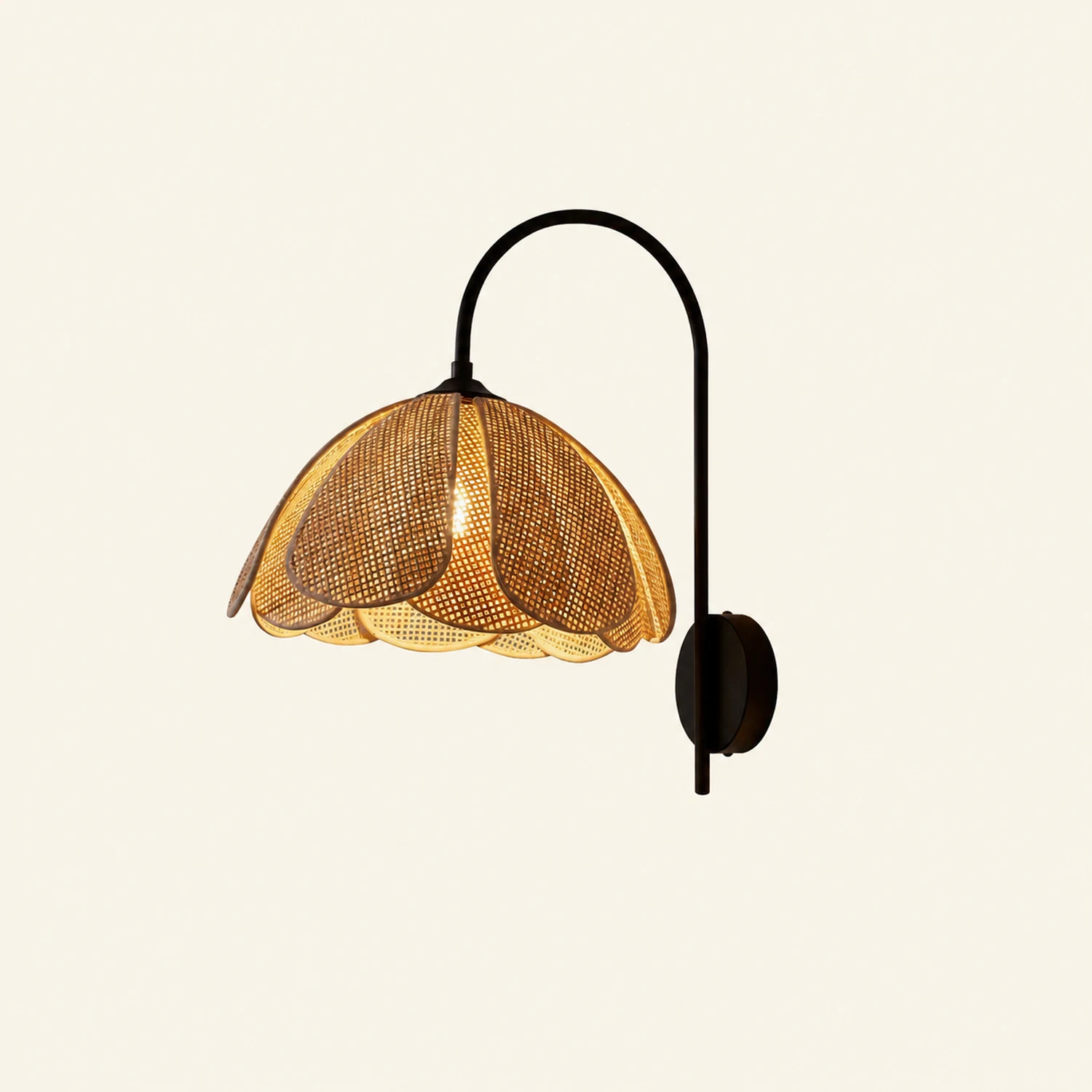 Rattan Petal Wall Lamp - Lumpaz