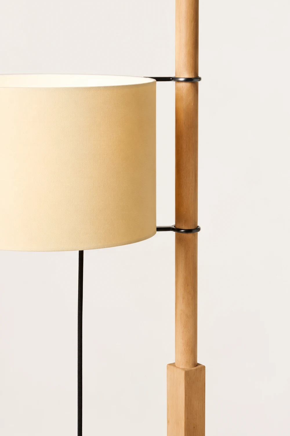 Svelte Silhouette Floor Lamp - Lumpaz