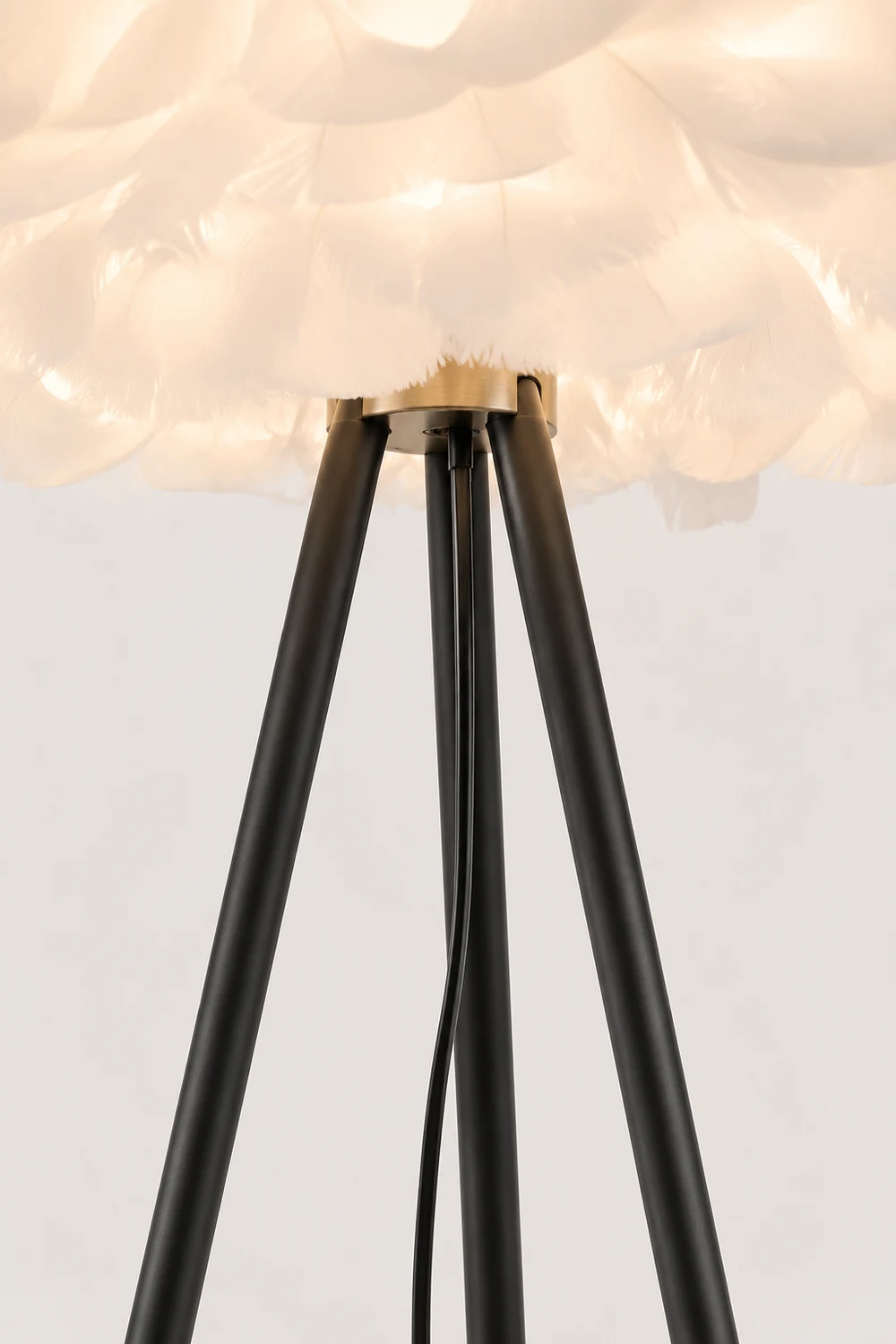 Eos Feather Floor Lamp - Lumpaz