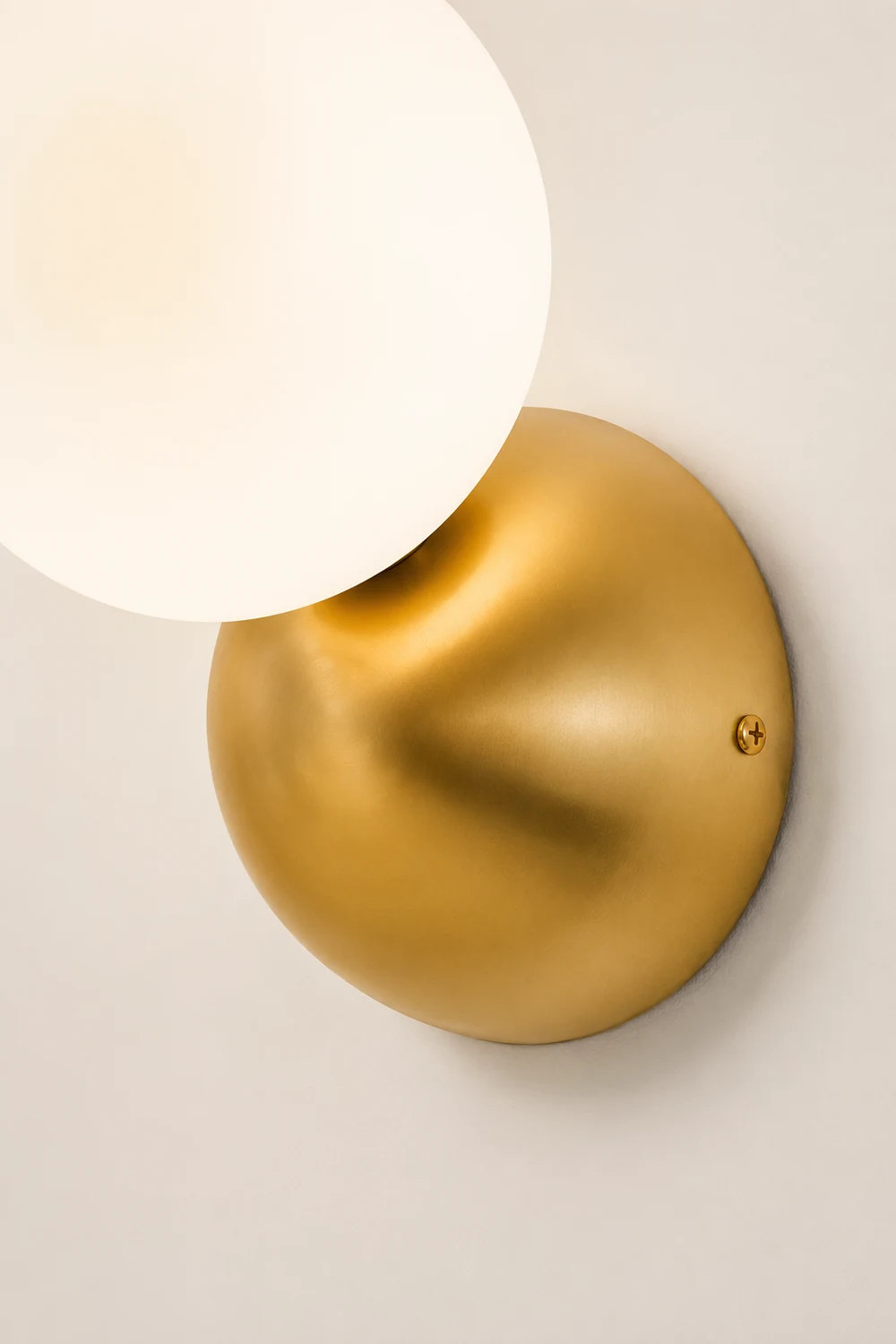 Single Globe Wall Light - Lumpaz