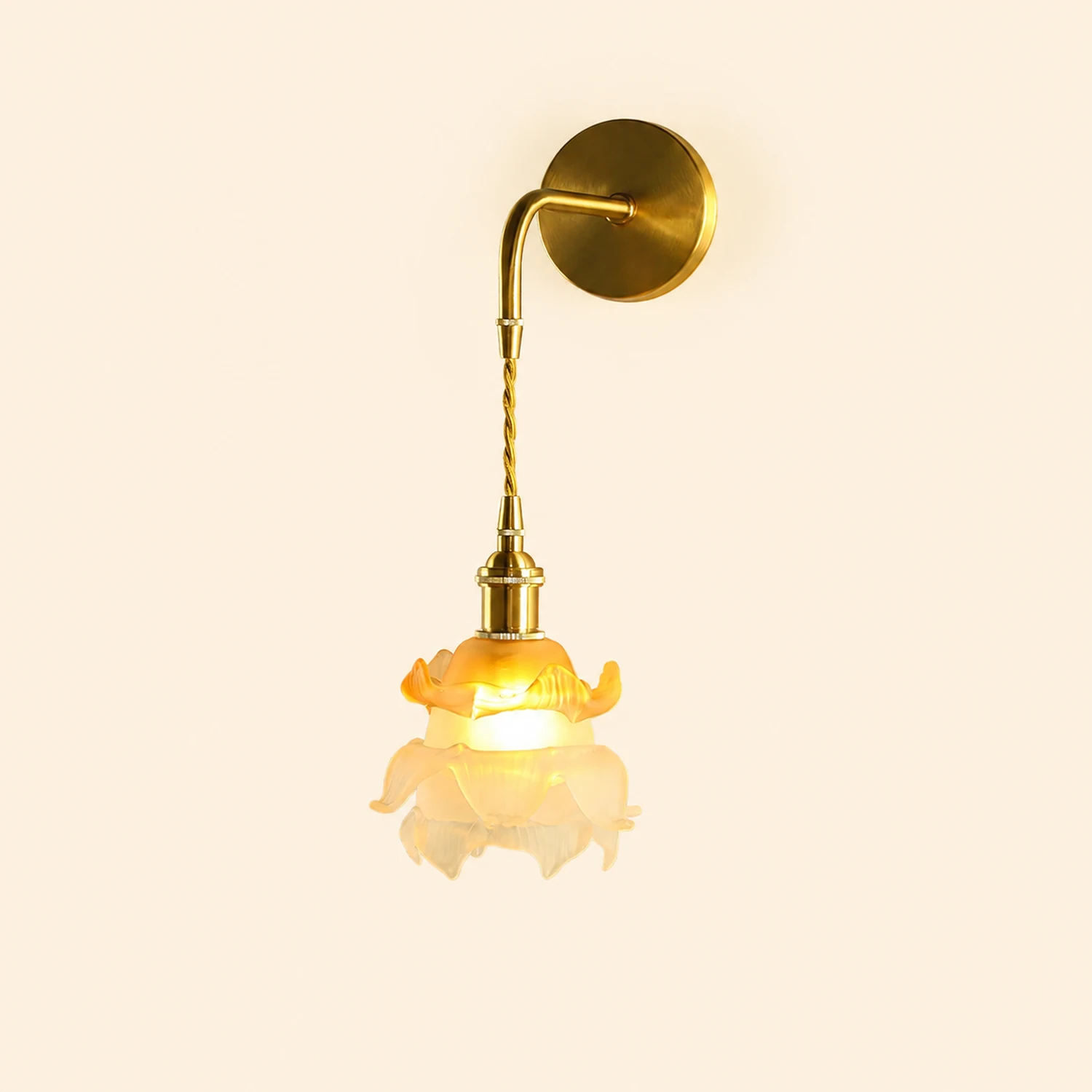 Laura Brass Wall Lamp - Lumpaz