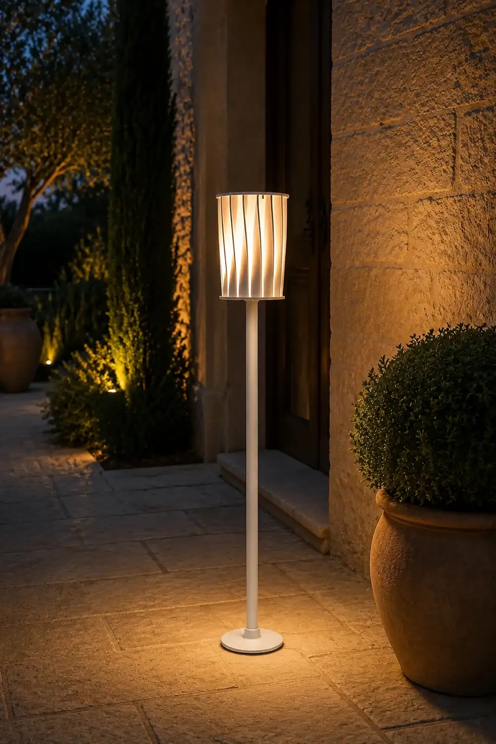 White Column Garden Light - Lumpaz