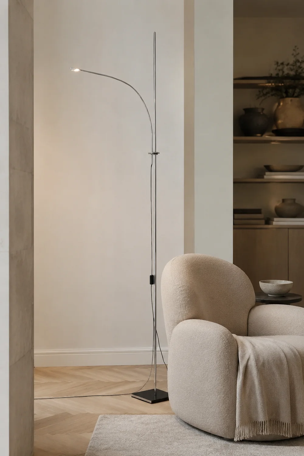 Metal Body Graceful Floor Lamp - Lumpaz