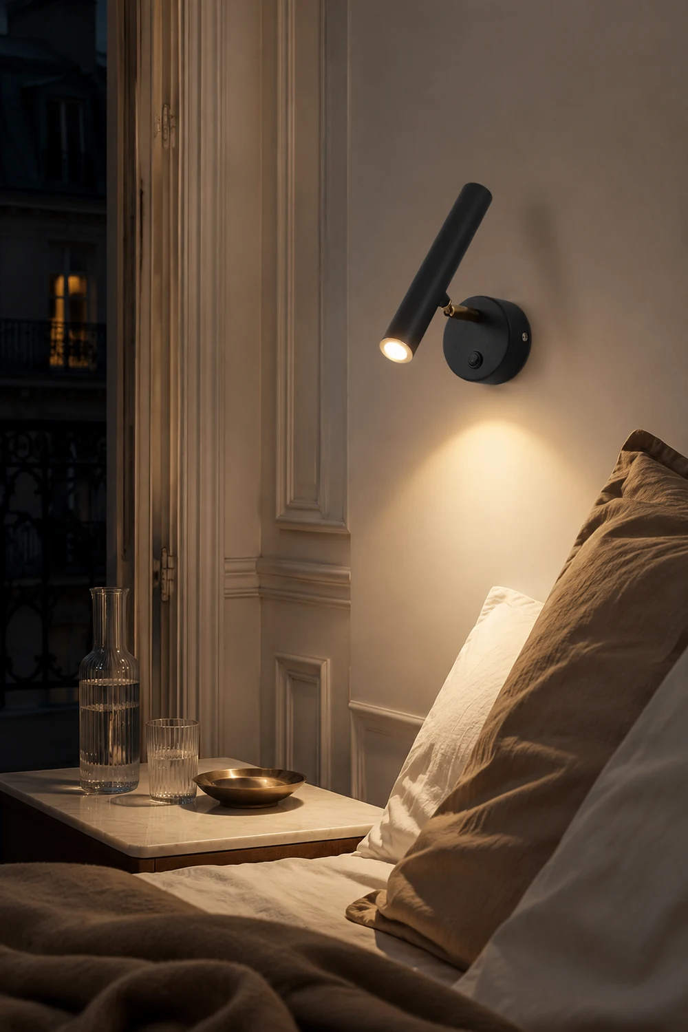 Slender Adjustable Wall Lamp - Lumpaz