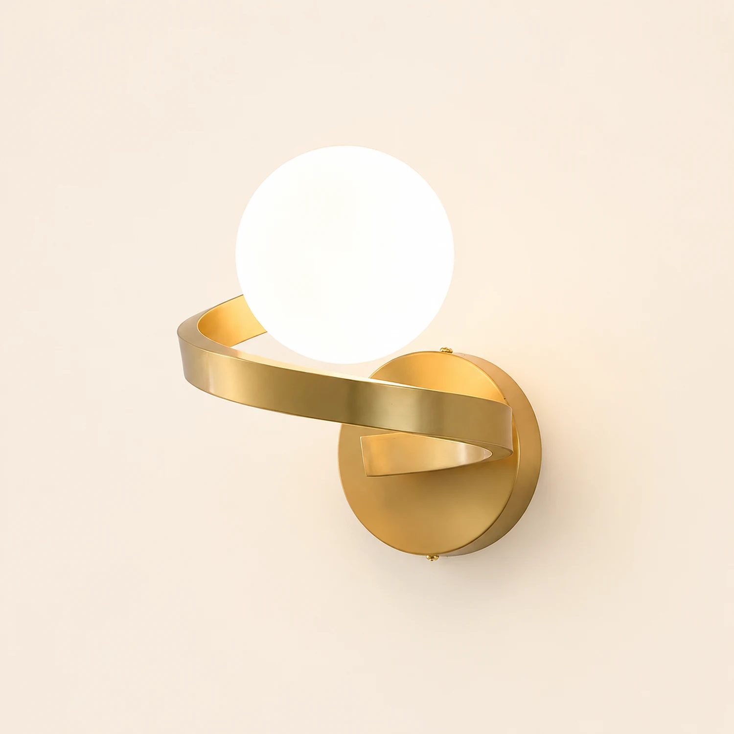 Curved Brass Wall Lamp - Lumpaz