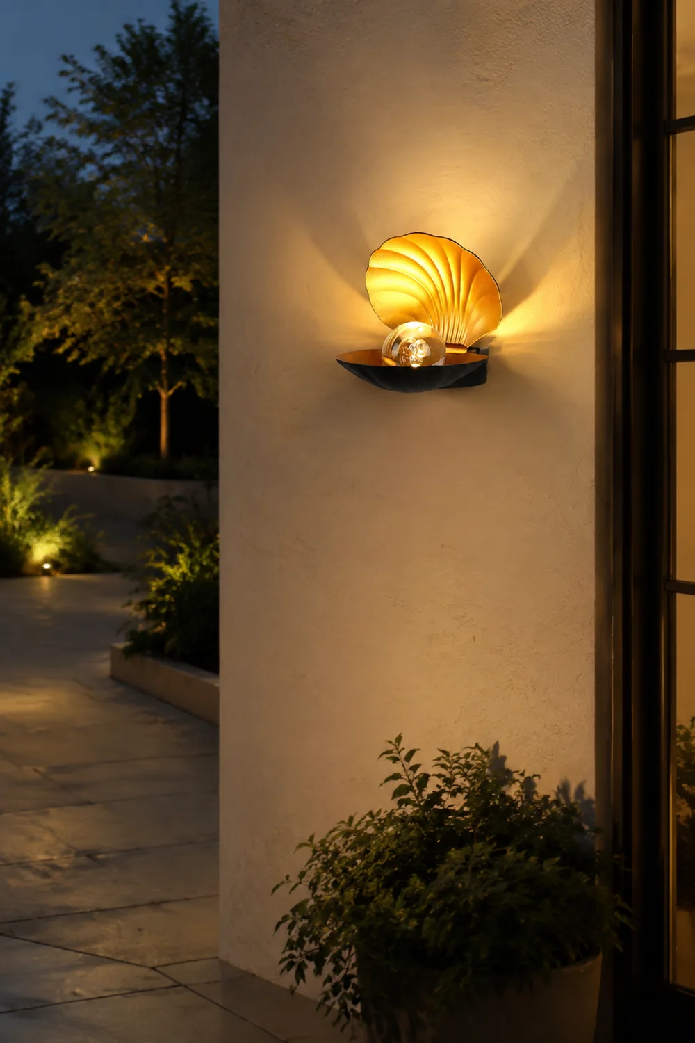 Pearl Clam Wall Light - Lumpaz