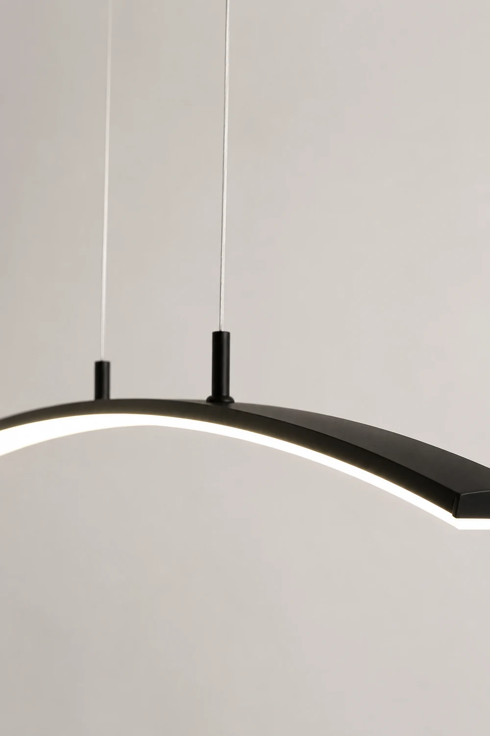 Edge Modern Minimalist Linear LED Pendelleuchte Schwarz/Weiß Esszimmer Metall Dimmbar - Lumpaz