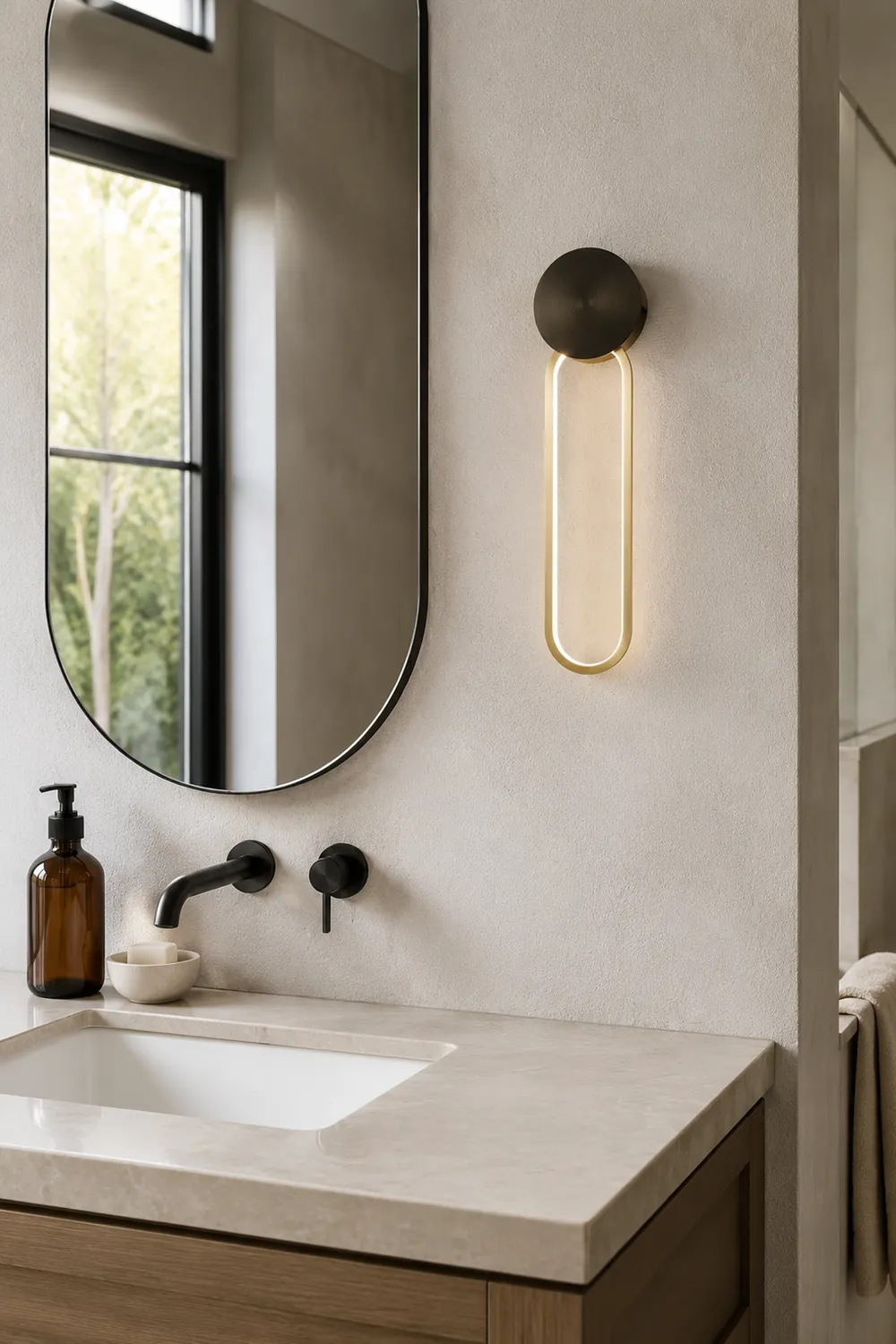 Simple Elliptical Wall Sconce - Lumpaz
