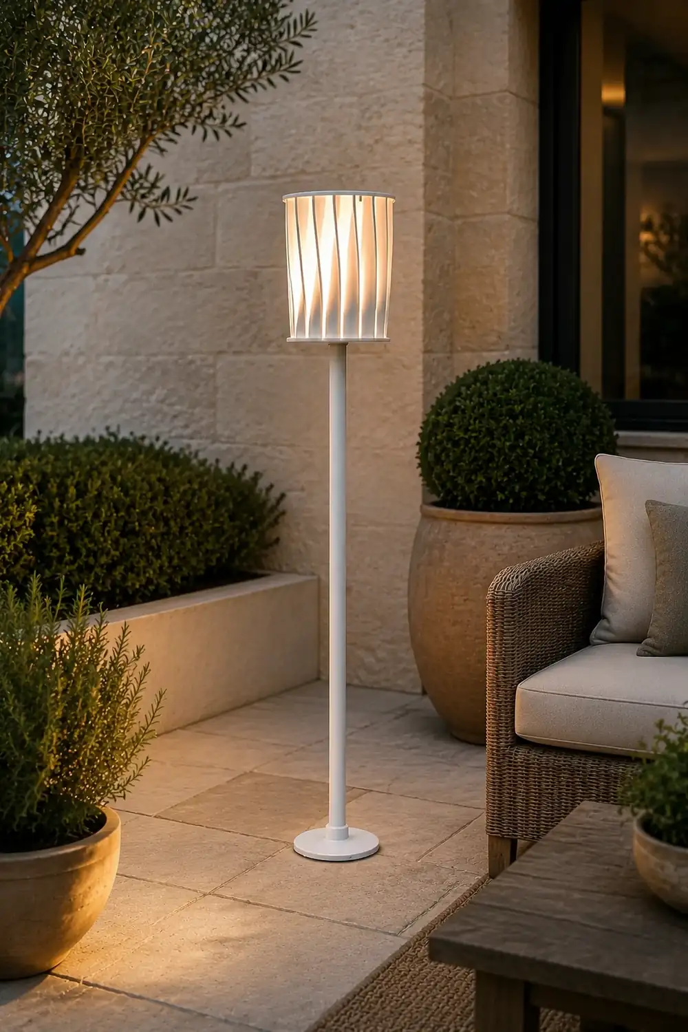 White Column Garden Light - Lumpaz
