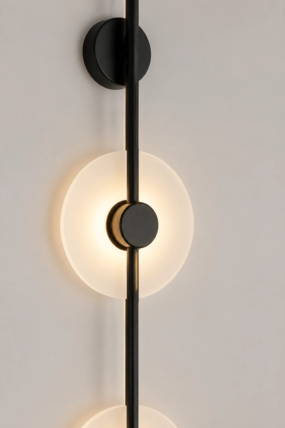 Alabaster Orb Vertical Wall Sconce - Lumpaz