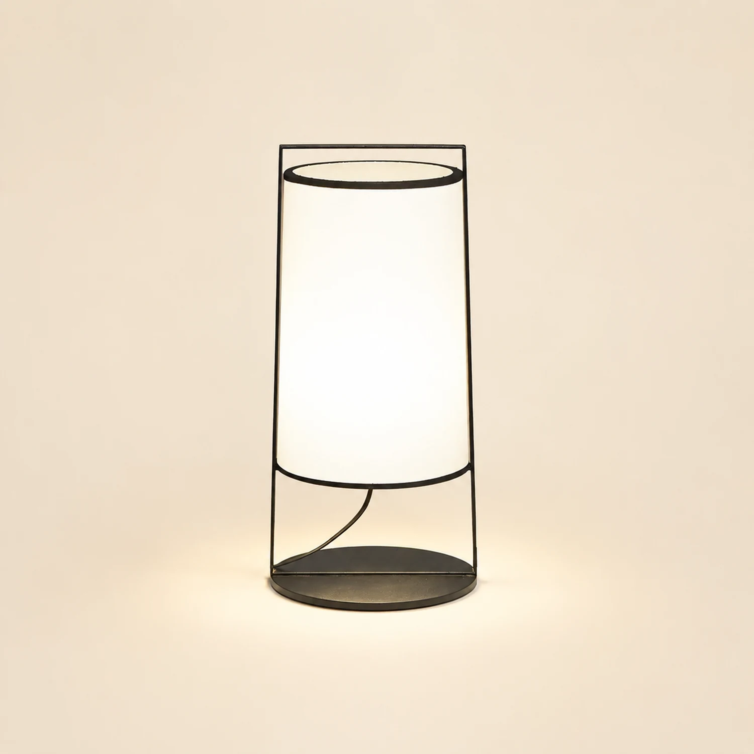 Silhouette Textile Floor Lamp - Lumpaz