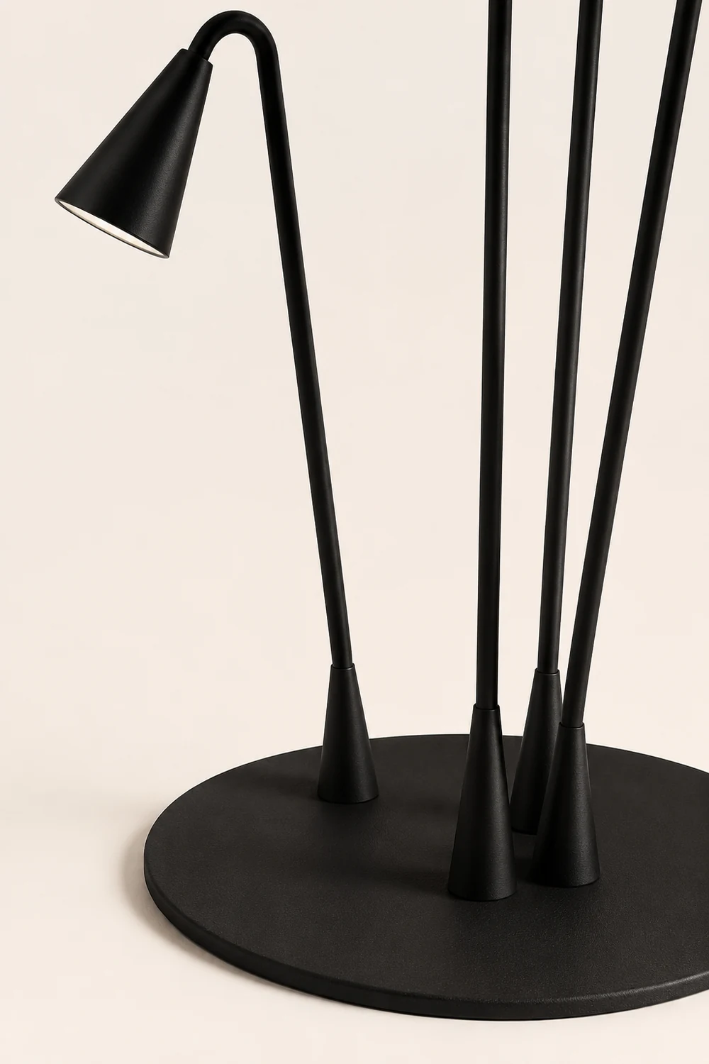 Bellflower Outdoor Floor Lamp - Lumpaz