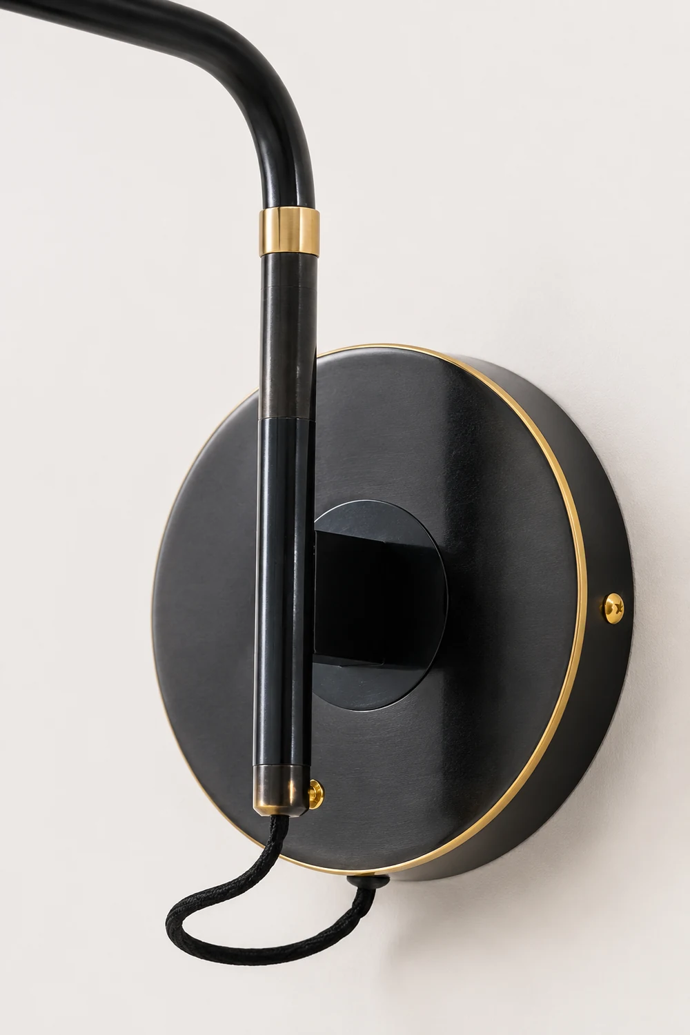 Envoy Swing Sconce - Lumpaz