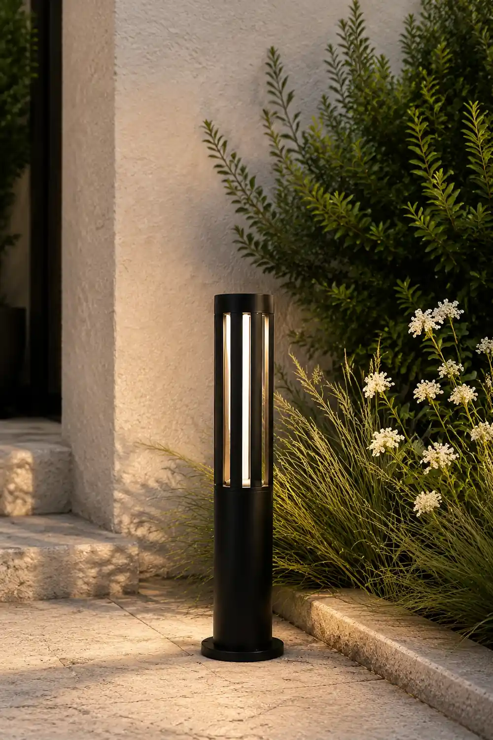 Black Cylindrical Garden Outdoor Light with Solar Panel - Lumpaz