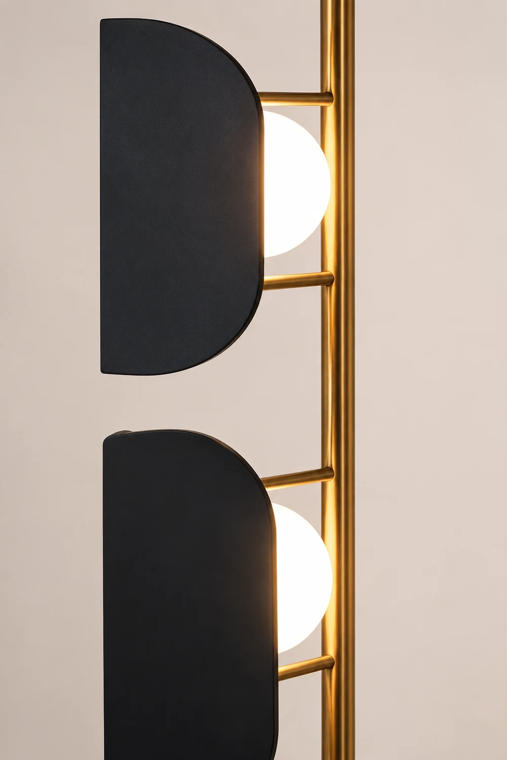 Leagan Floor Lamp - Lumpaz