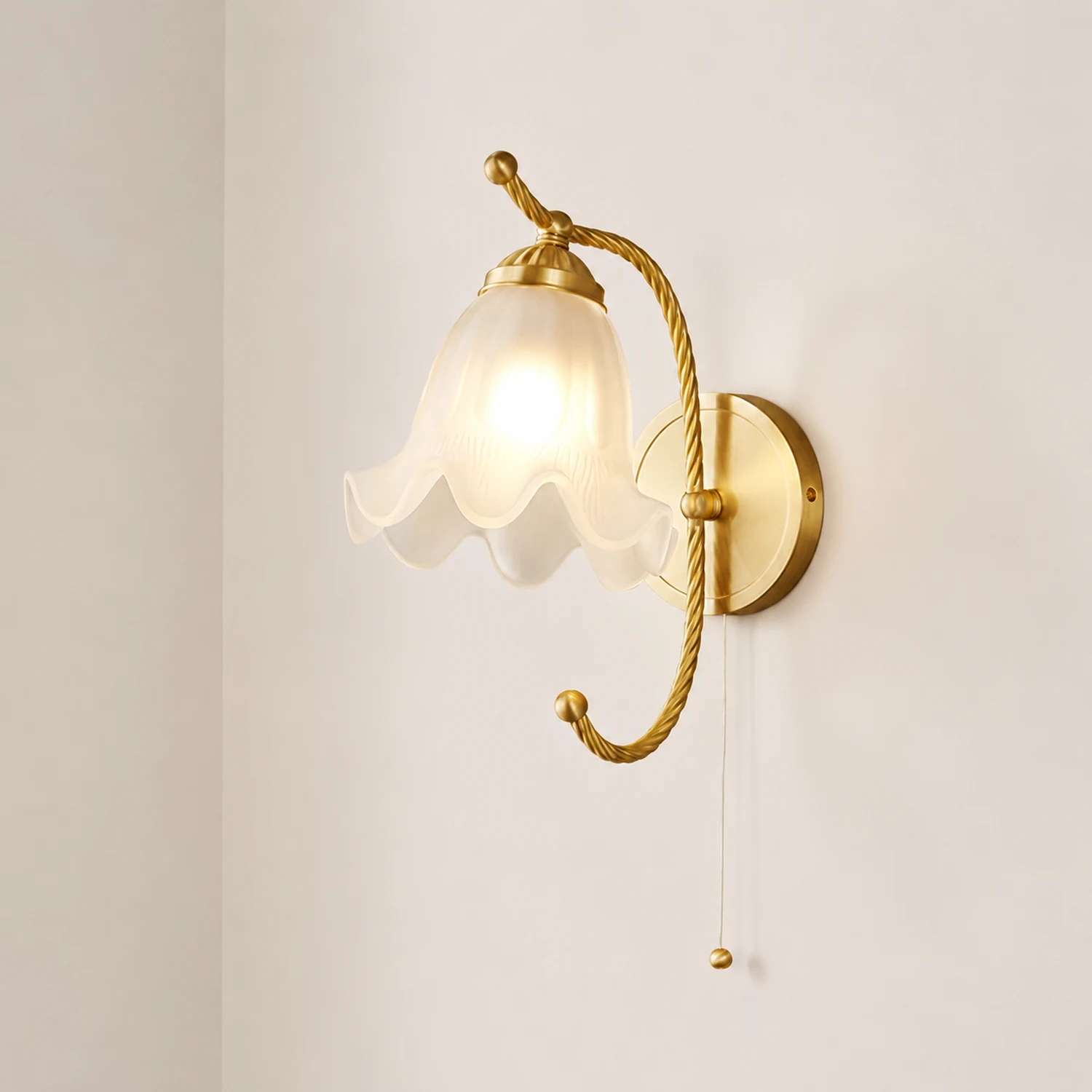 Curved Gooseneck Brass Glass Sconce - Lumpaz